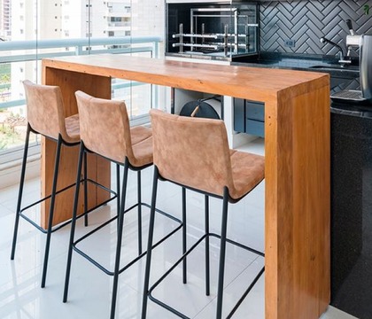 image of Hotel bar-tables